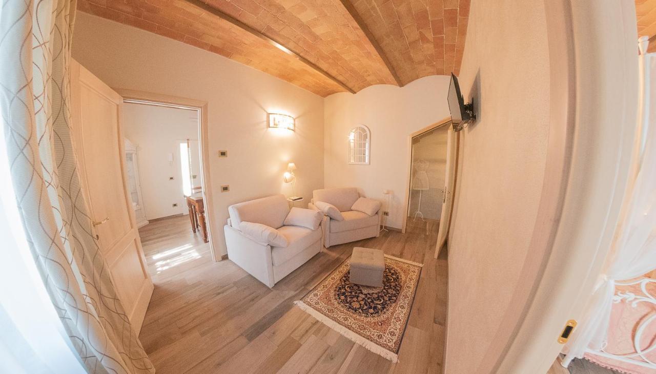 Hostal I Due Cipressi Torrenieri Exterior foto