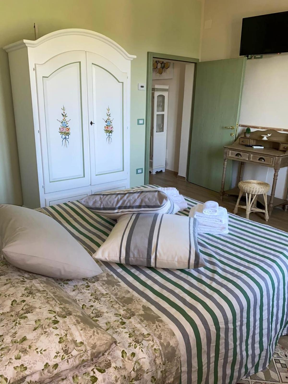 Hostal I Due Cipressi Torrenieri Exterior foto